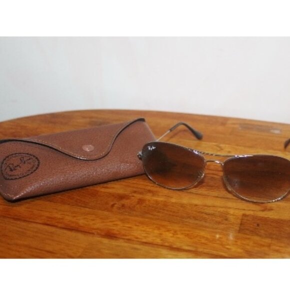 Authentic Ray-Ban Cockpit Pilot Aviator Sungasses with Case Unisex No scratches - Picture 1 of 10